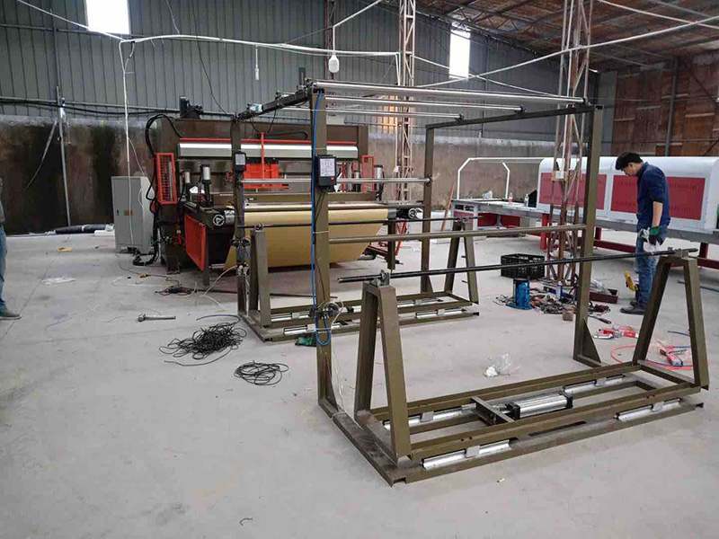 全自动移动头裁断机